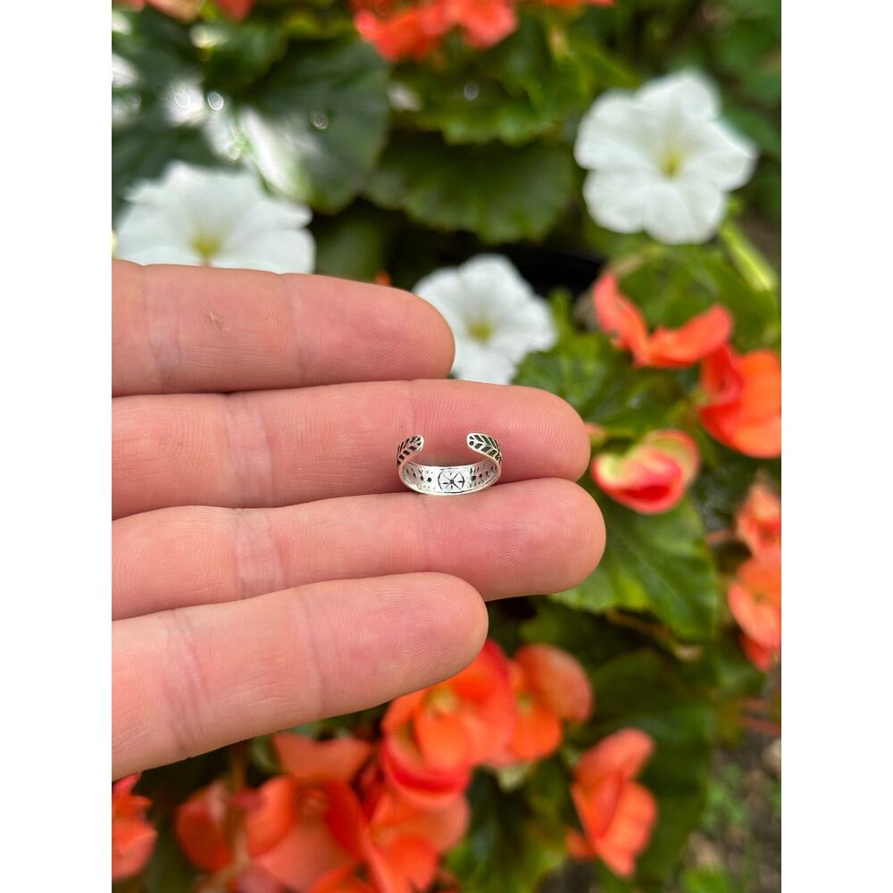 Sterling Silver Oxidized Adjustable Toe Ring With… - image 6